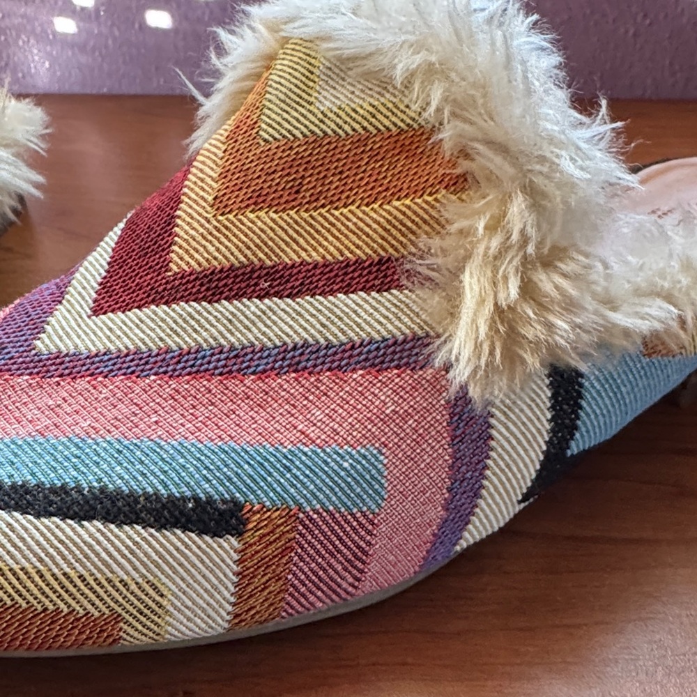 Universal Thread Multicolor Chevron Mules with Fu… - image 7